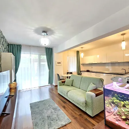 The Solstice Garden Apartament