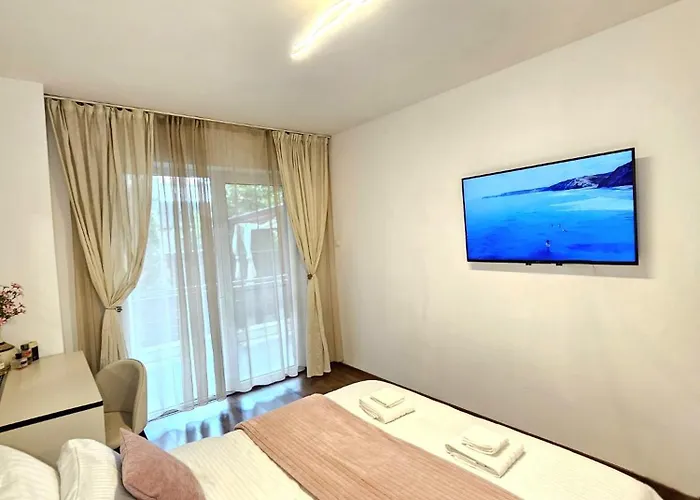 The Solstice Garden Apartament *